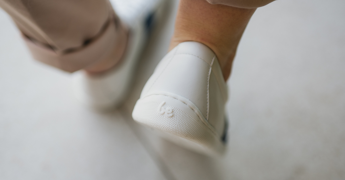 Elite - White & Dark Blue detail